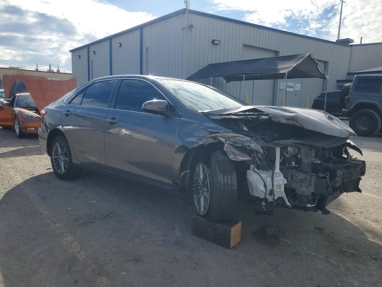 2015 Toyota Camry Se - Image 4