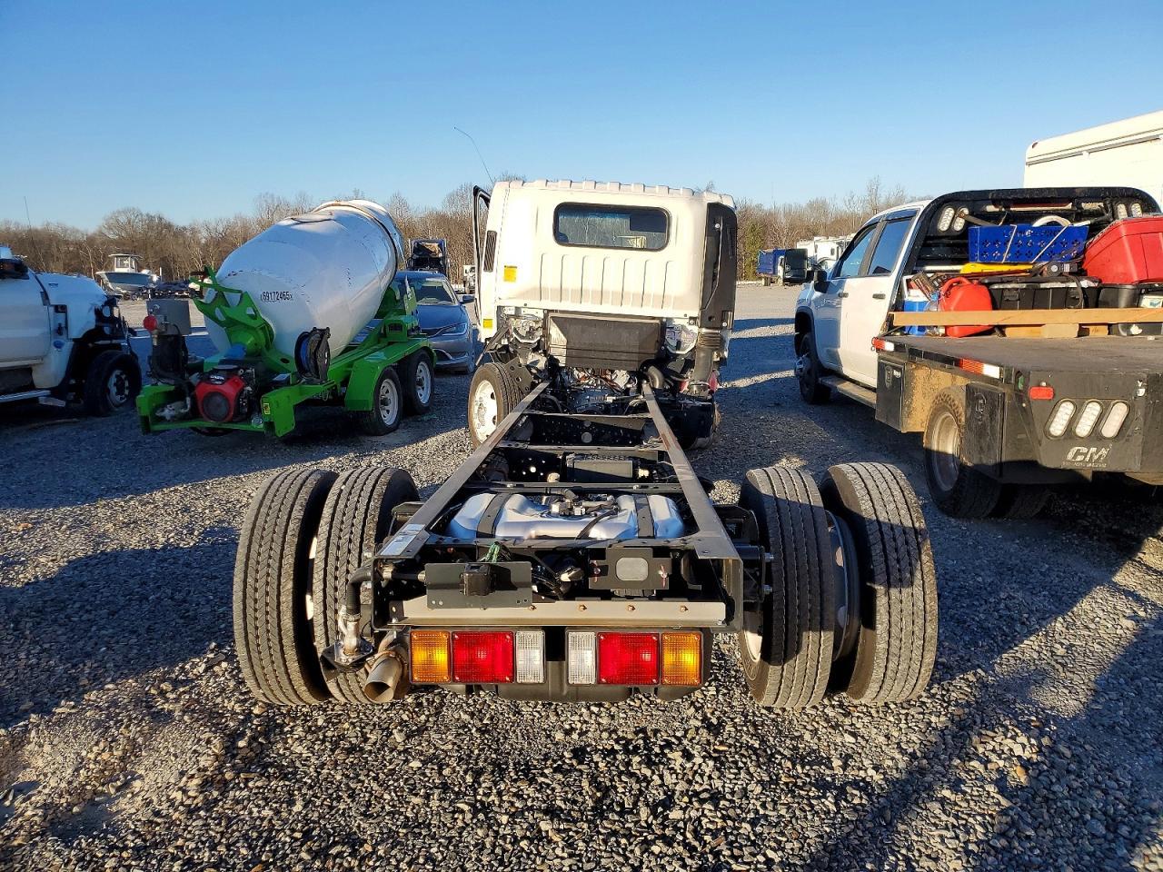 2025 Isuzu Npr Hd Truck Cab And Chassis - Фото 6