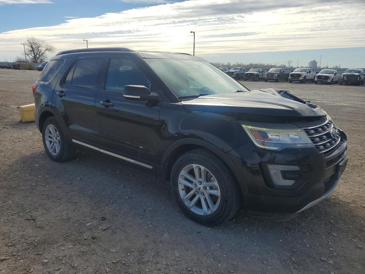 2017 Ford Explorer Xlt - Фото 4