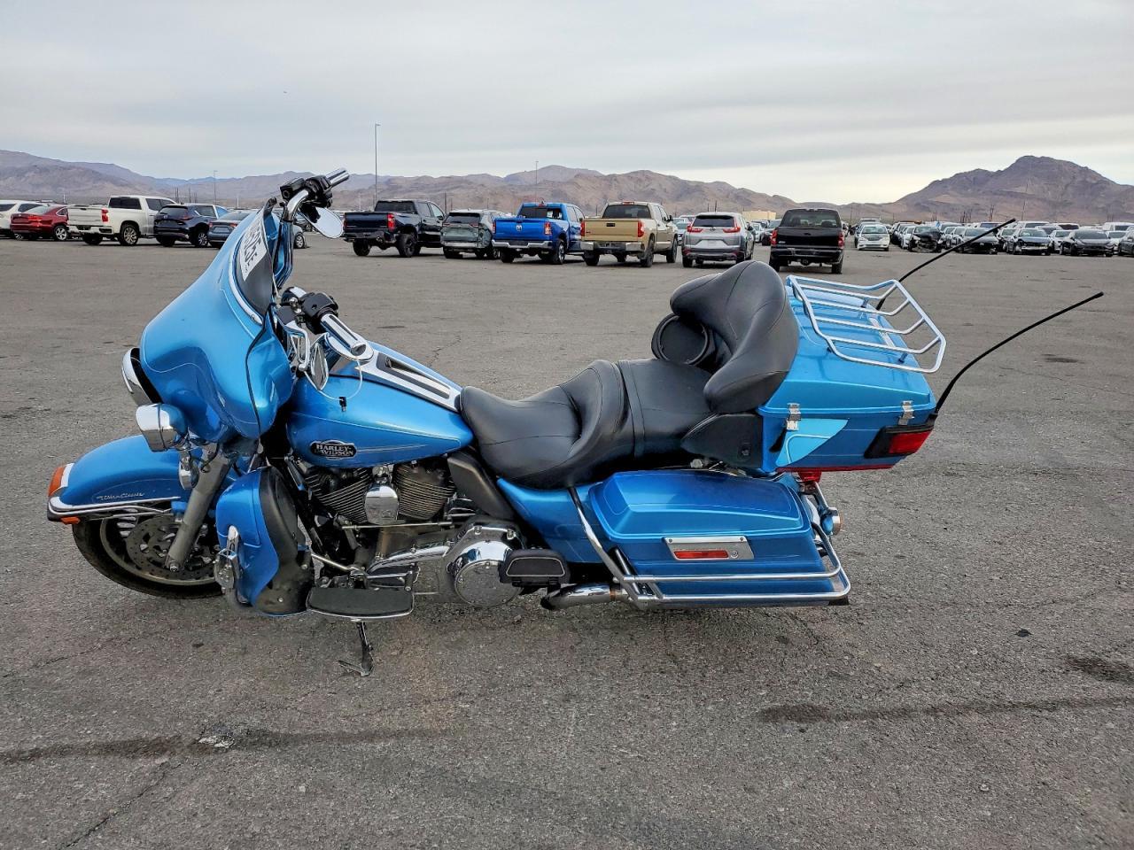 2011 Harley-Davidson Flhtcu - Фото 3