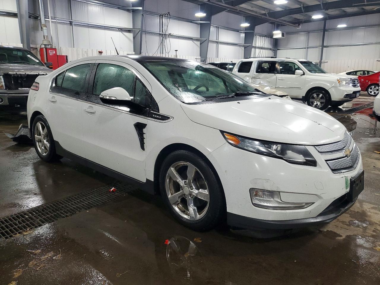 2012 Chevrolet Volt - Image 4