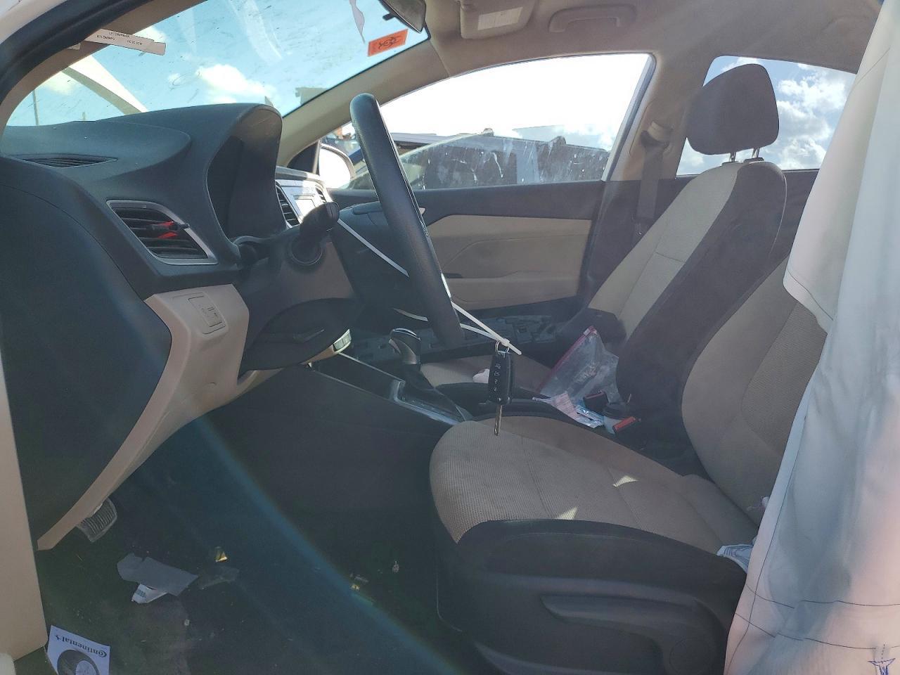 2022 Hyundai Accent Se - Image 7