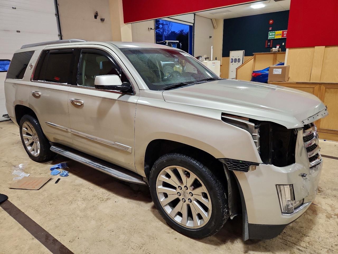 2015 Cadillac Escalade Luxury - Фото 4