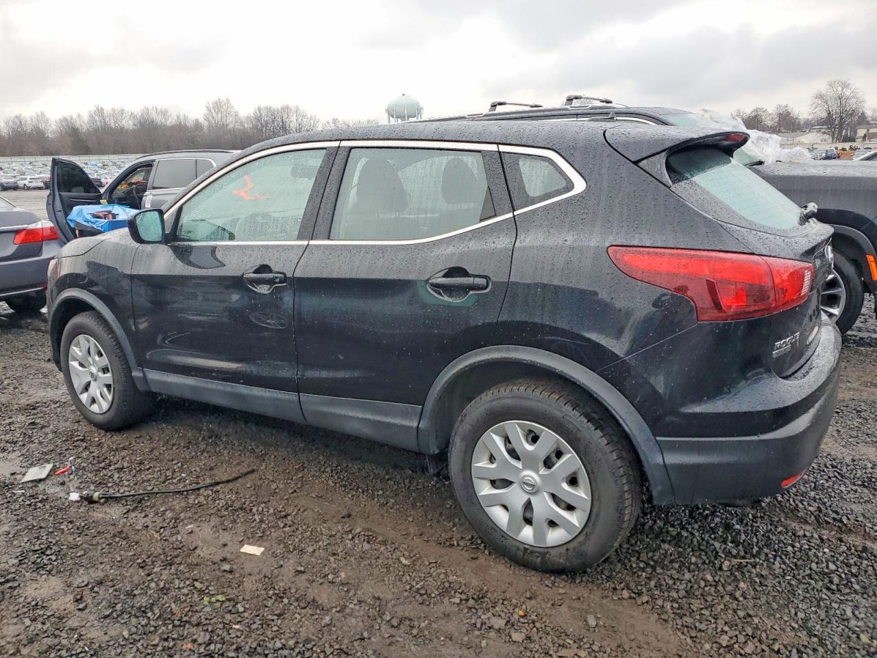 2019 Nissan Rogue Sport S - Фото 2