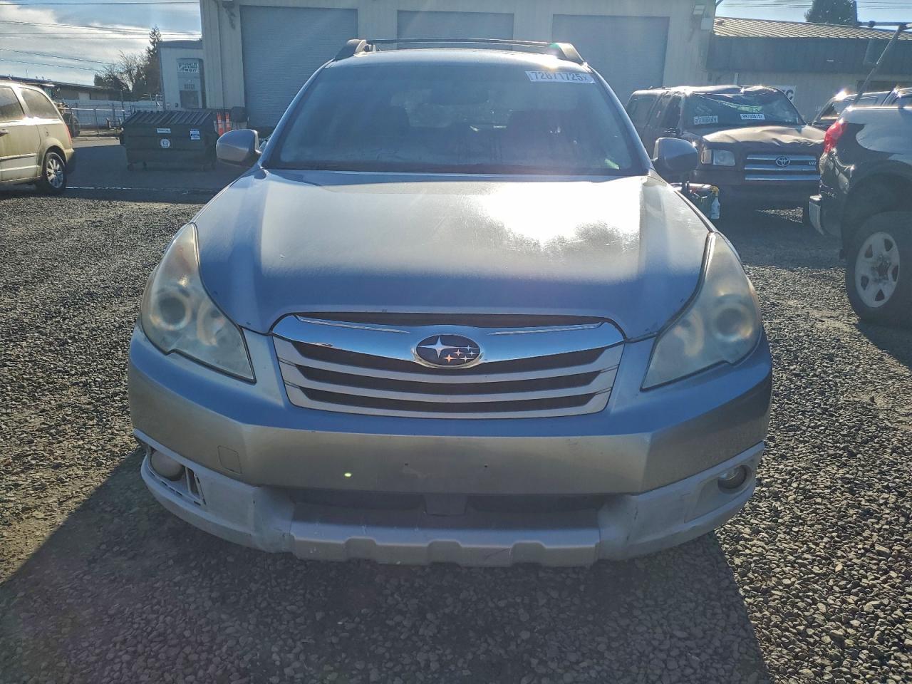2011 Subaru Outback 2.5I Limited - Image 5