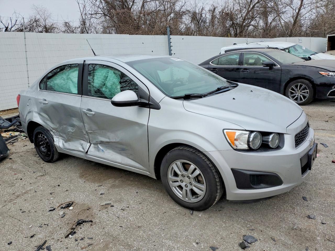 2013 Chevrolet Sonic Lt - Image 4