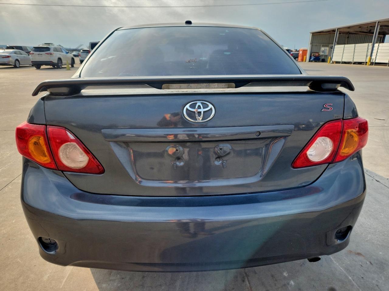 2010 Toyota Corolla Base - Фото 6