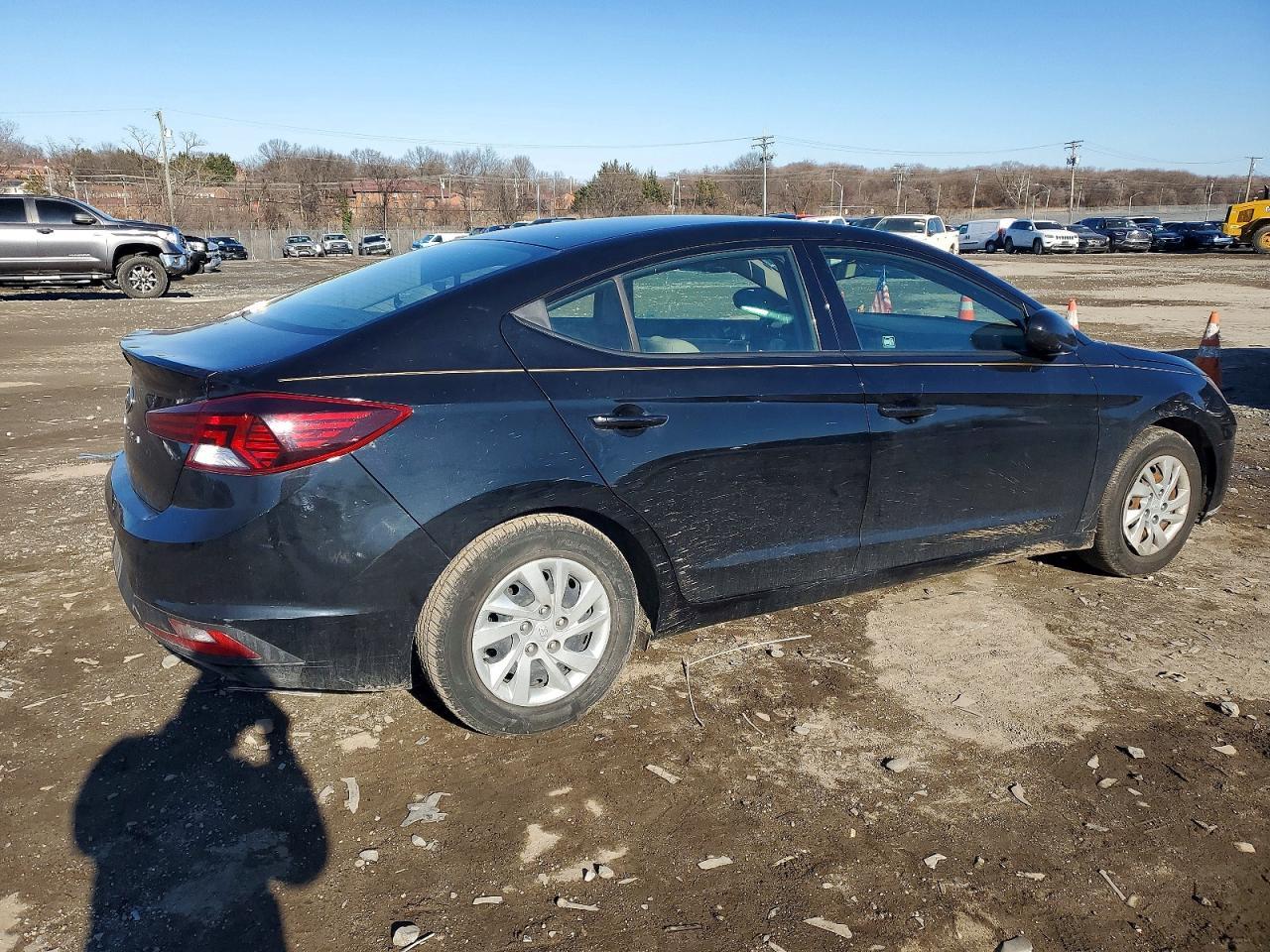 2020 Hyundai Elantra Se - Фото 3