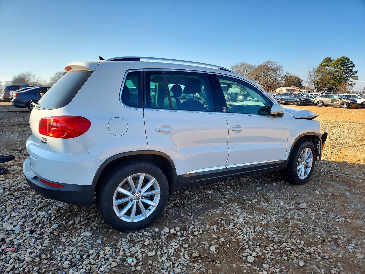 2017 Volkswagen Tiguan - Фото 3