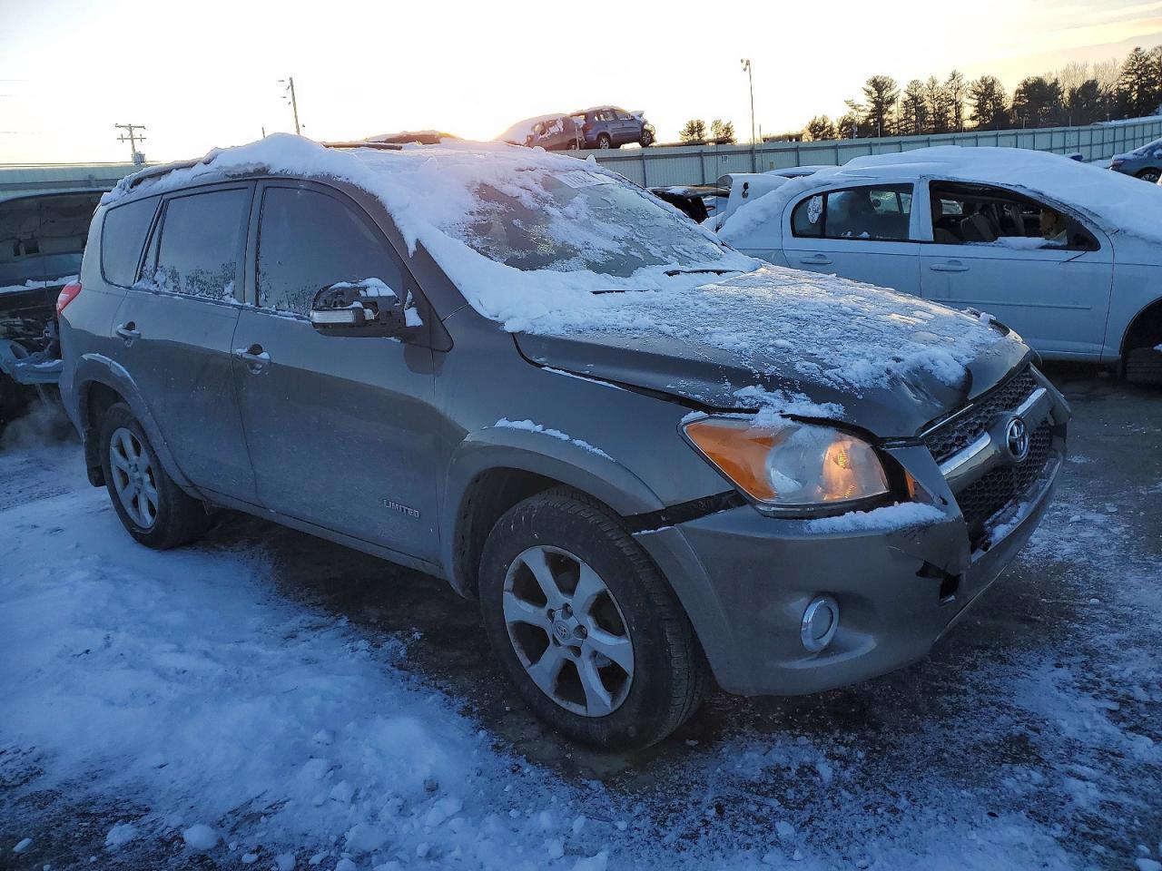 2009 Toyota Rav4 Limited - Image 4