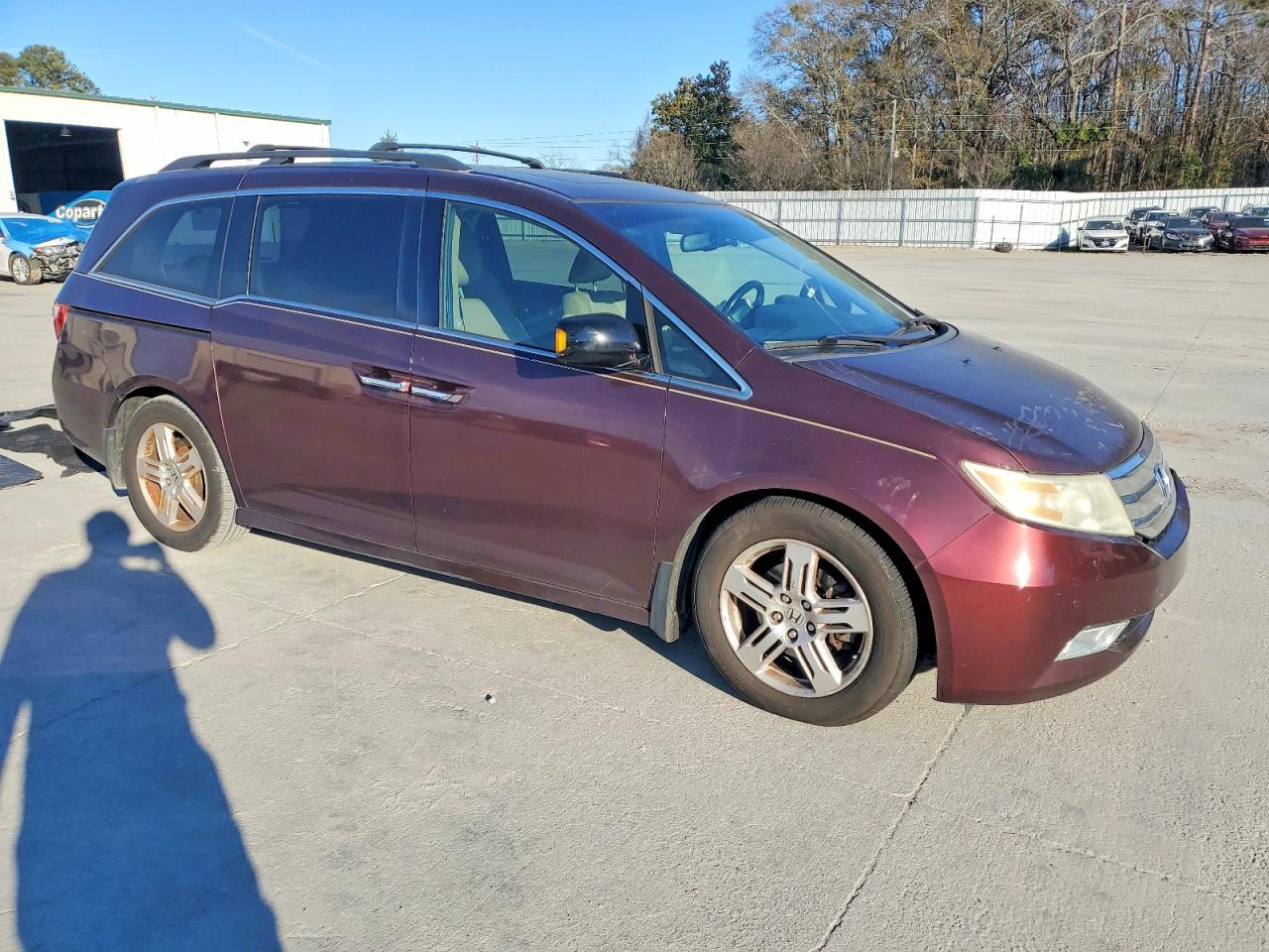 2011 Honda Odyssey Touring - Image 4