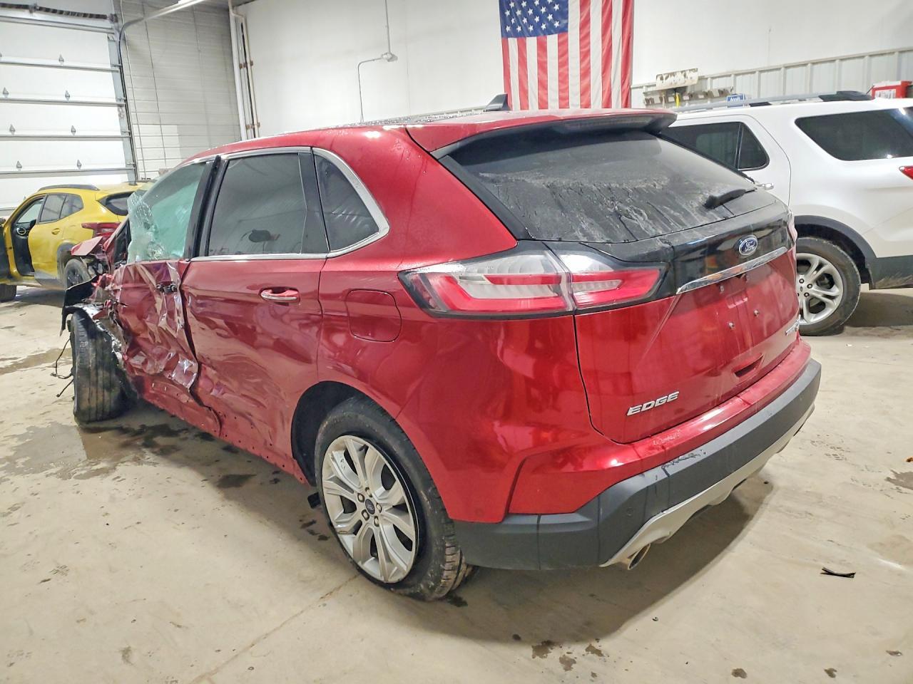 2020 Ford Edge Titanium - Image 2