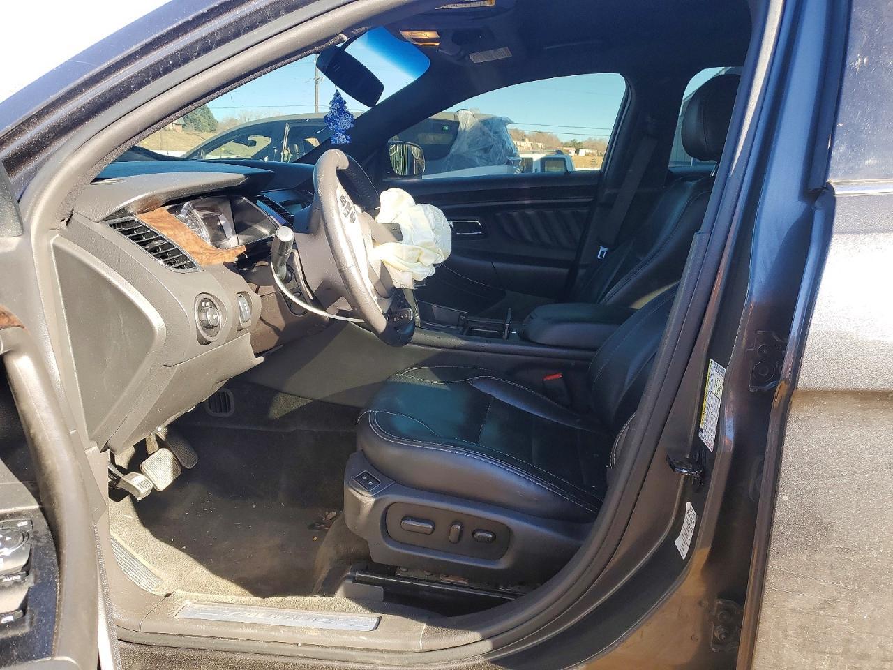 2015 Ford Taurus Limited - Image 7