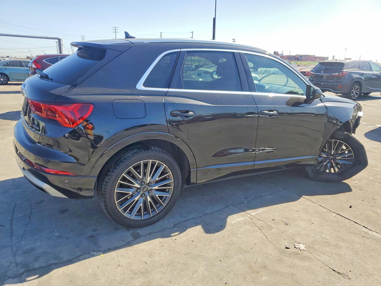 2022 Audi Q3 Premium 40 - Фото 3