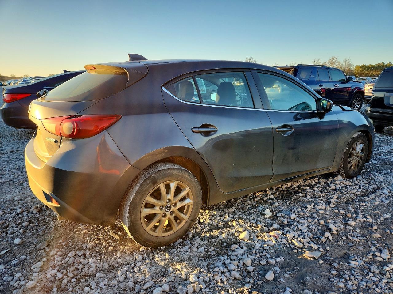 2015 Mazda 3 Touring - Image 3