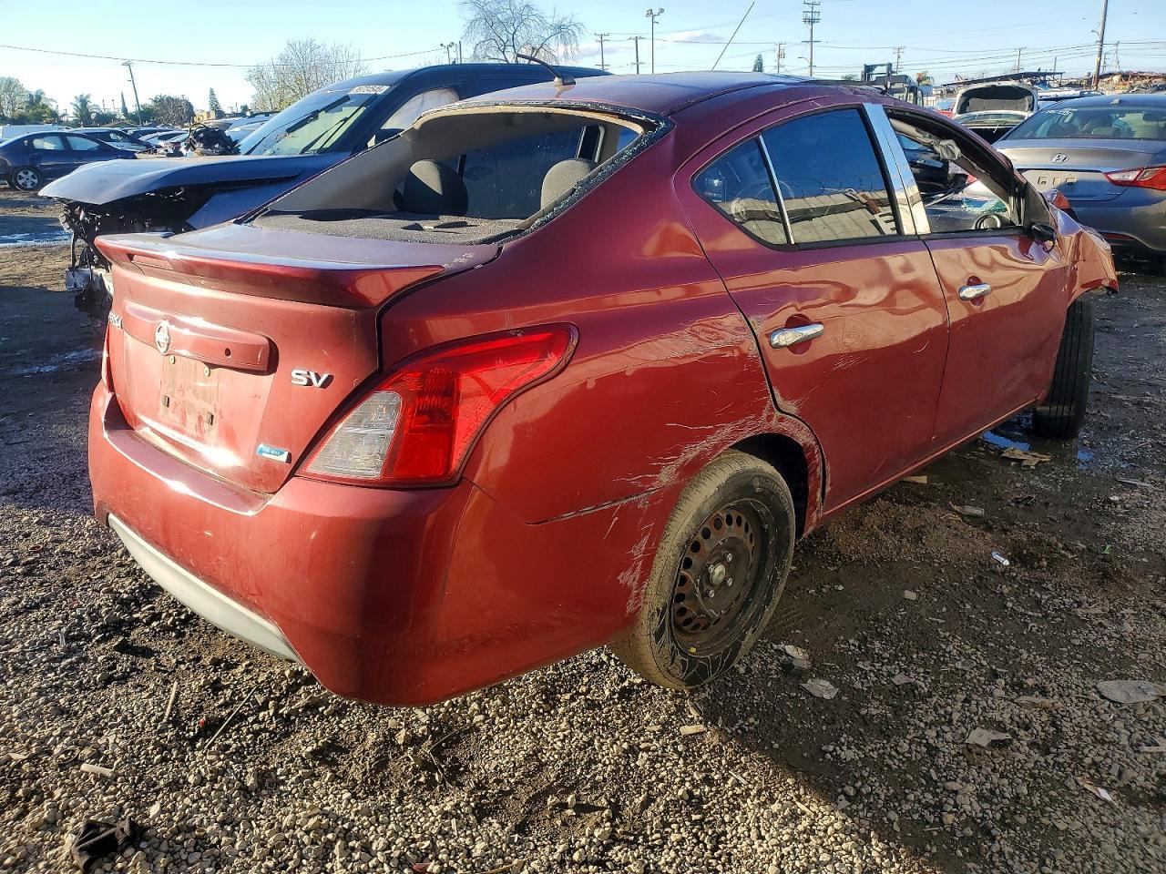 2016 Nissan Versa S - Фото 3