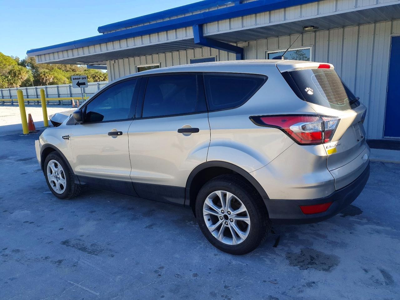 2017 Ford Escape S - Фото 2