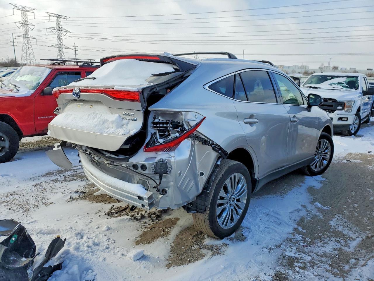 2022 Toyota Venza - Image 3
