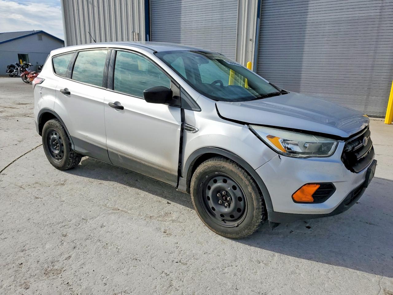 2017 Ford Escape S - Фото 4