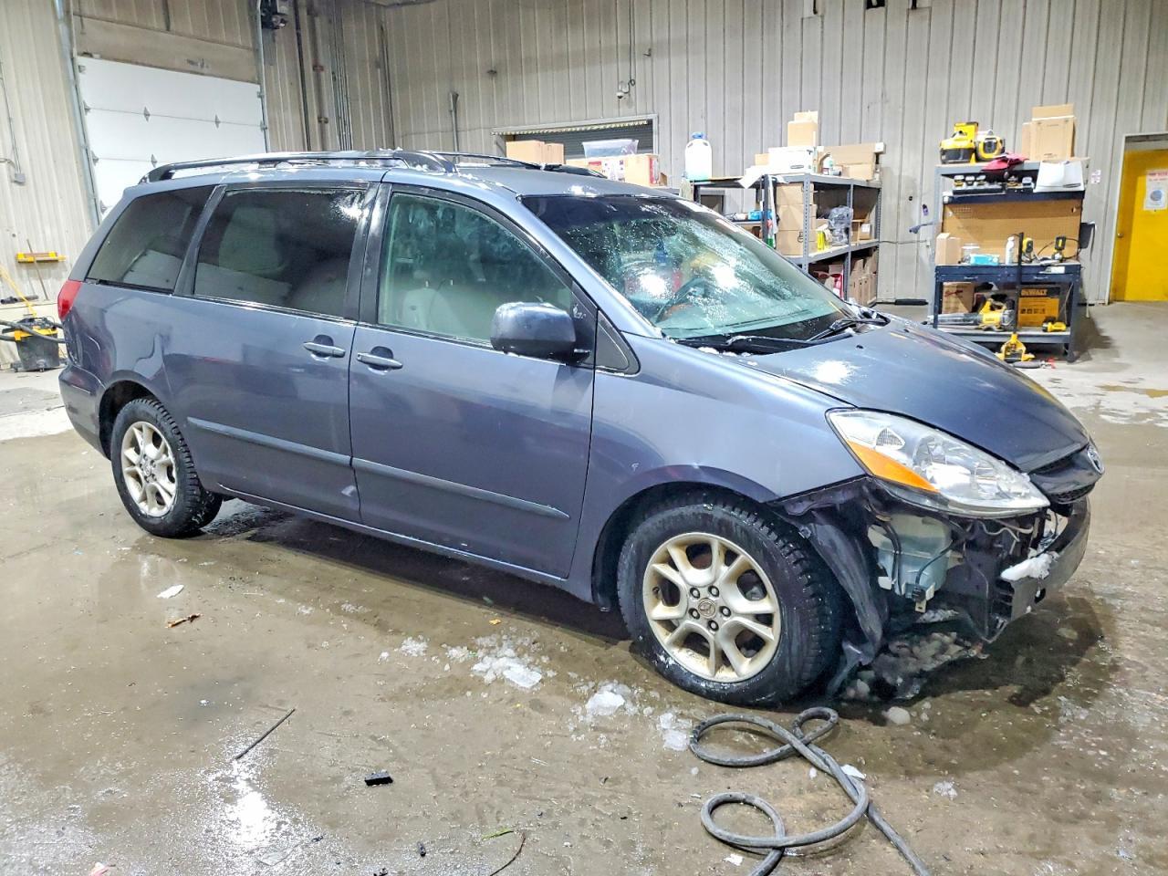 2006 Toyota Sienna Xle 7 Passenger - Image 4