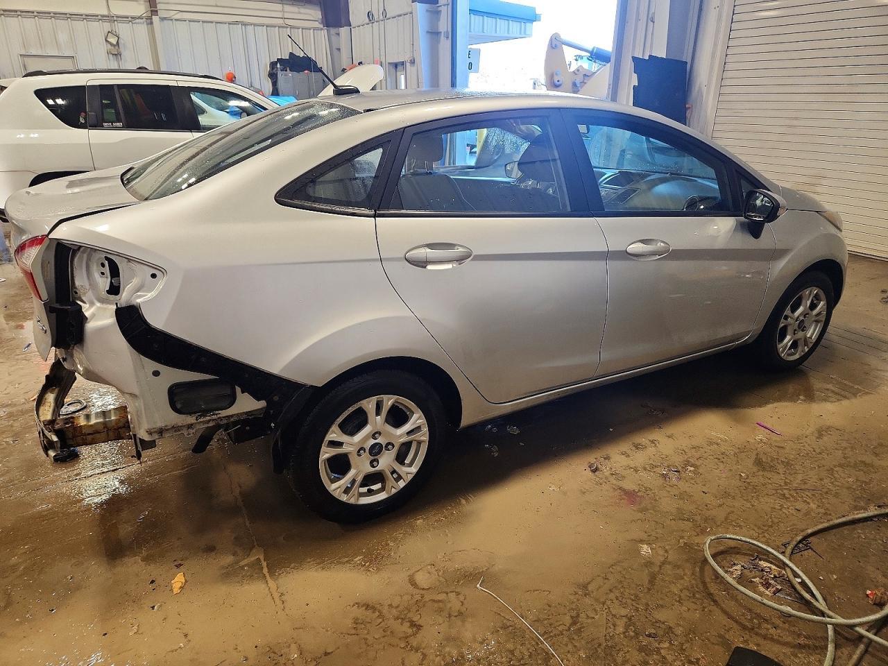 2016 Ford Fiesta Se - Фото 3