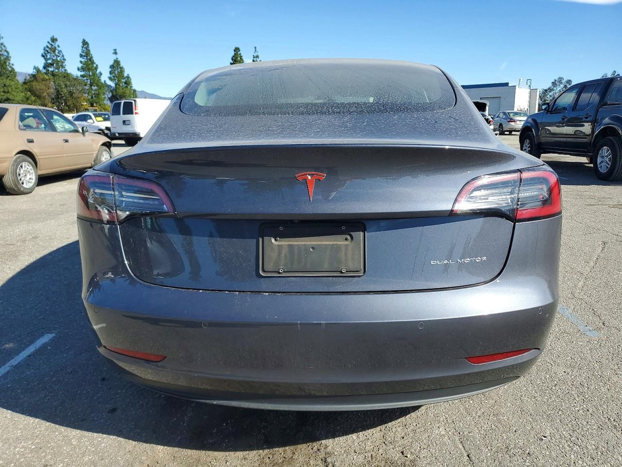 2022 Tesla Model 3 - Фото 6