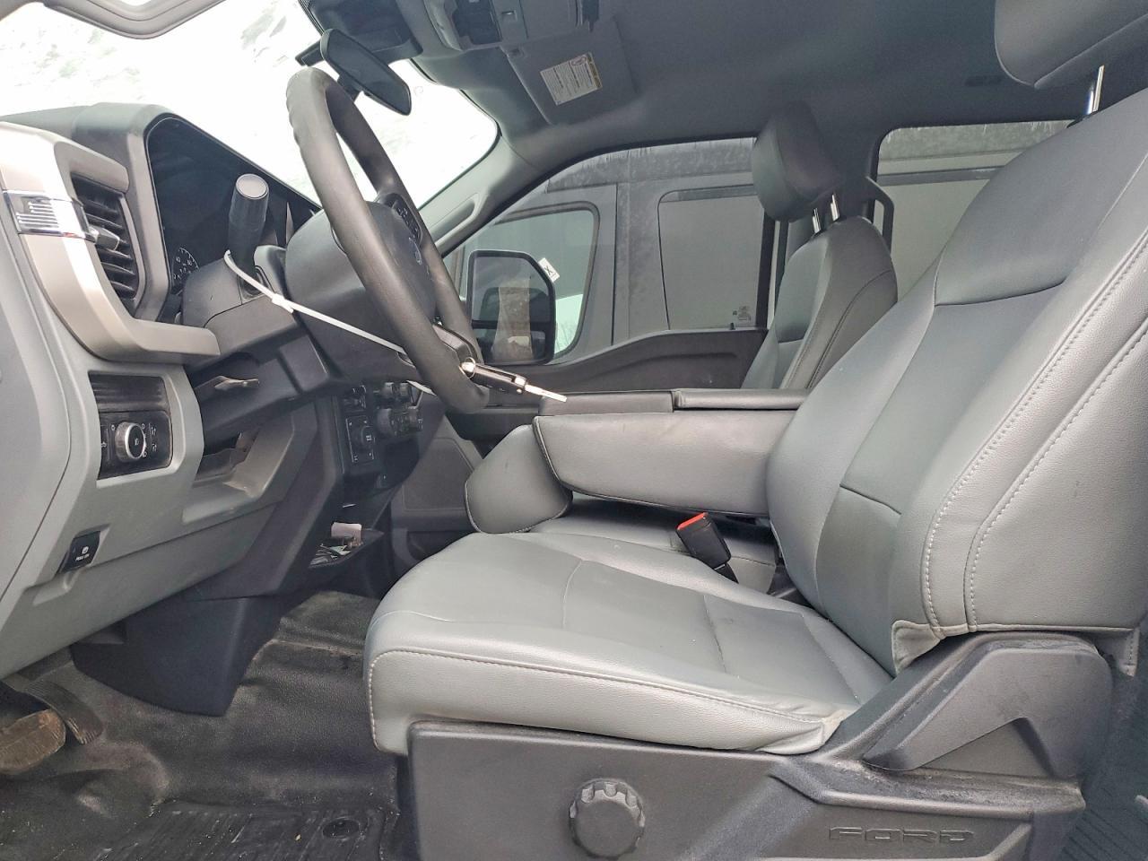2023 Ford F350 Super Duty - Фото 7