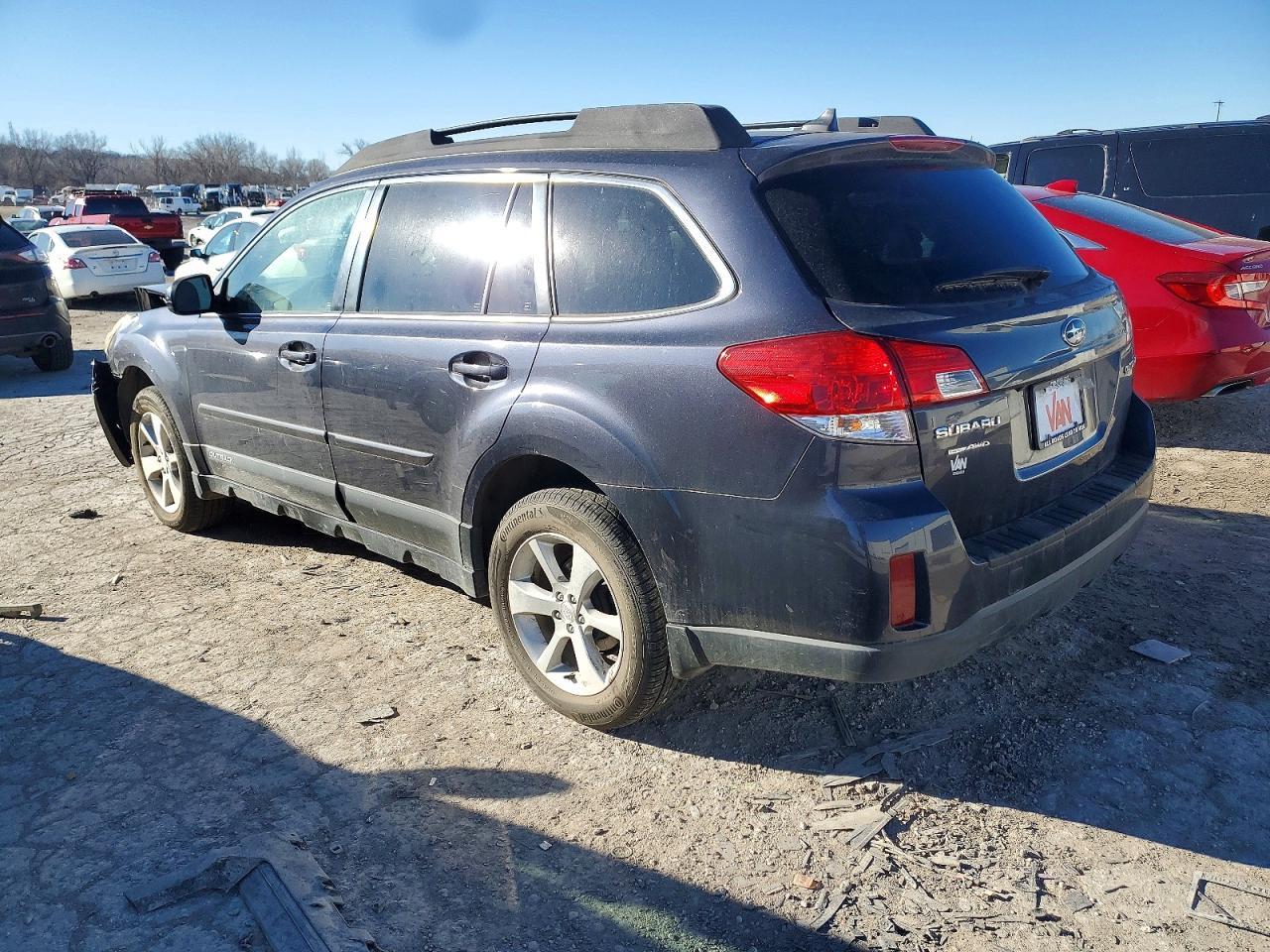 2013 Subaru Outback 2.5I Limited - Image 2