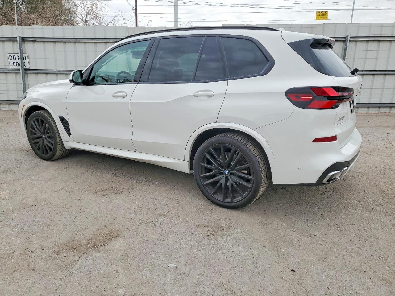 2026 BMW X5 Sdrive 40I - Image 2