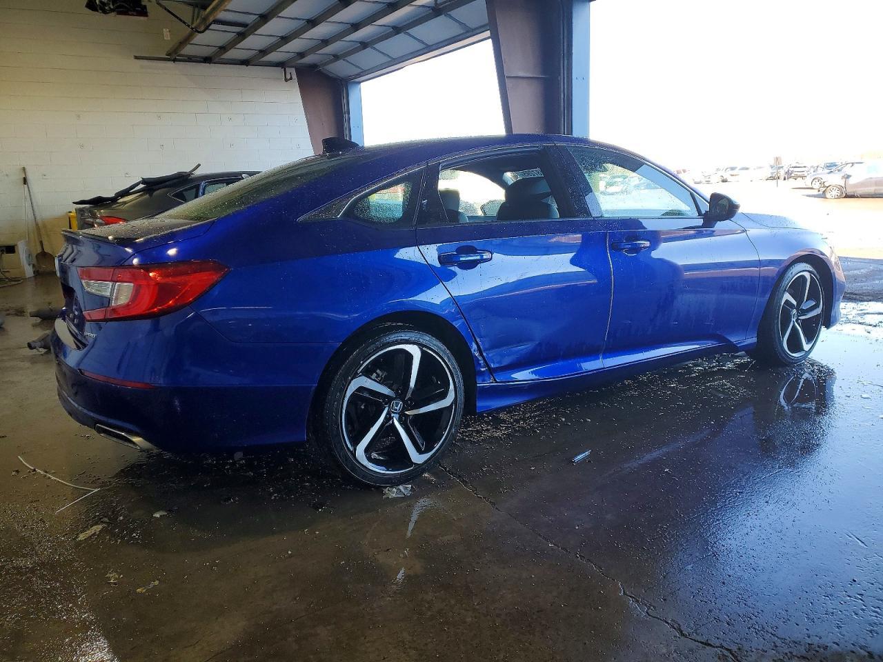 2022 Honda Accord Sport - Фото 3