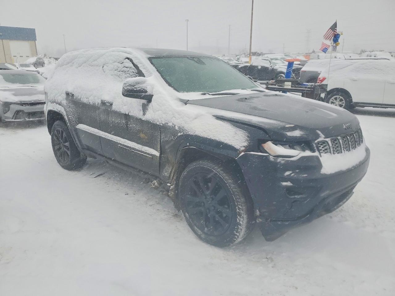 2018 Jeep Grand Cherokee Laredo - Image 4