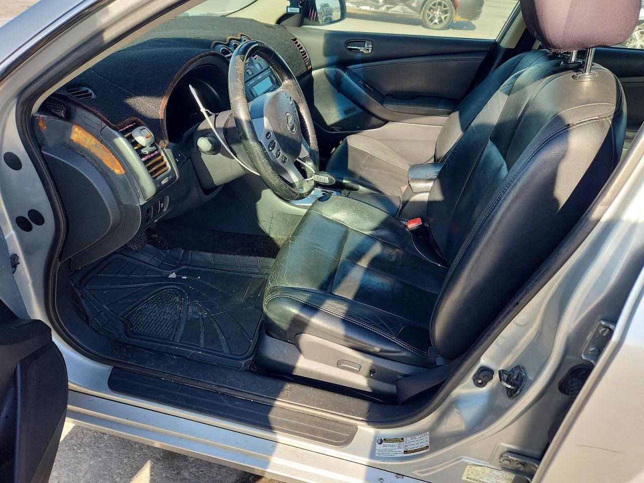 2008 Nissan Altima 3.5Se - Image 7