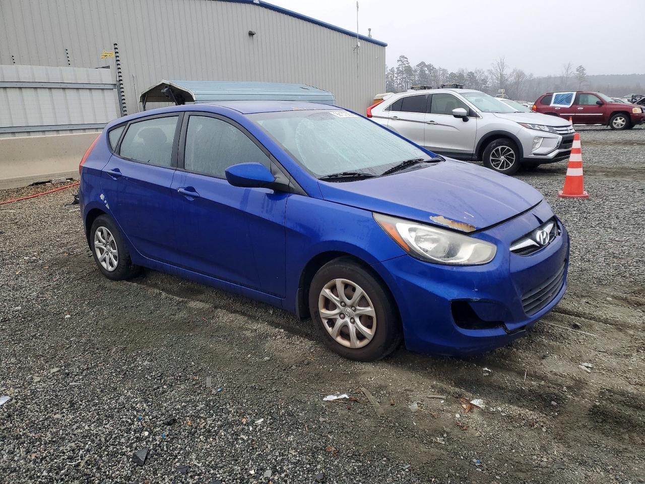2013 Hyundai Accent Gls - Фото 4