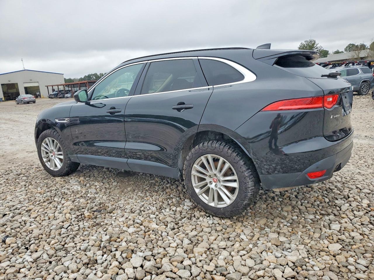 2017 Jaguar F-Pace Prestige - Image 2