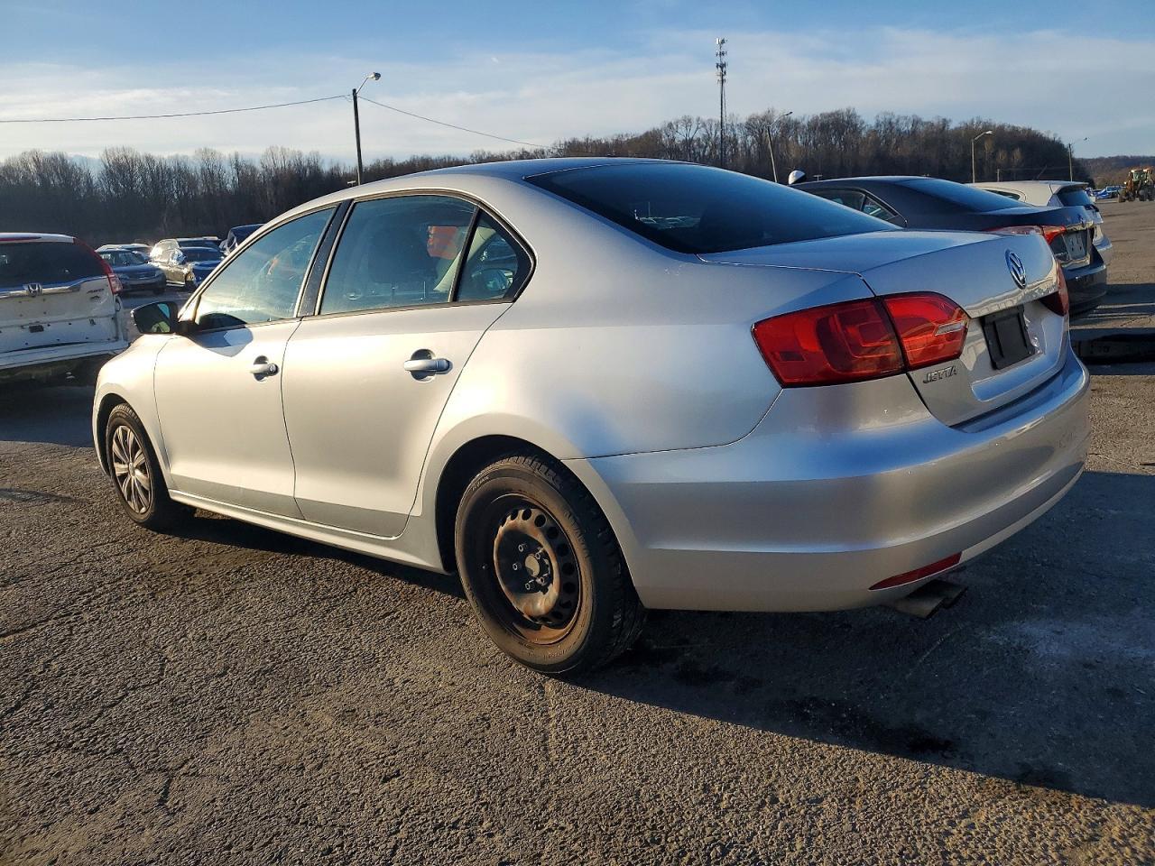 2014 Volkswagen Jetta Base - Фото 2