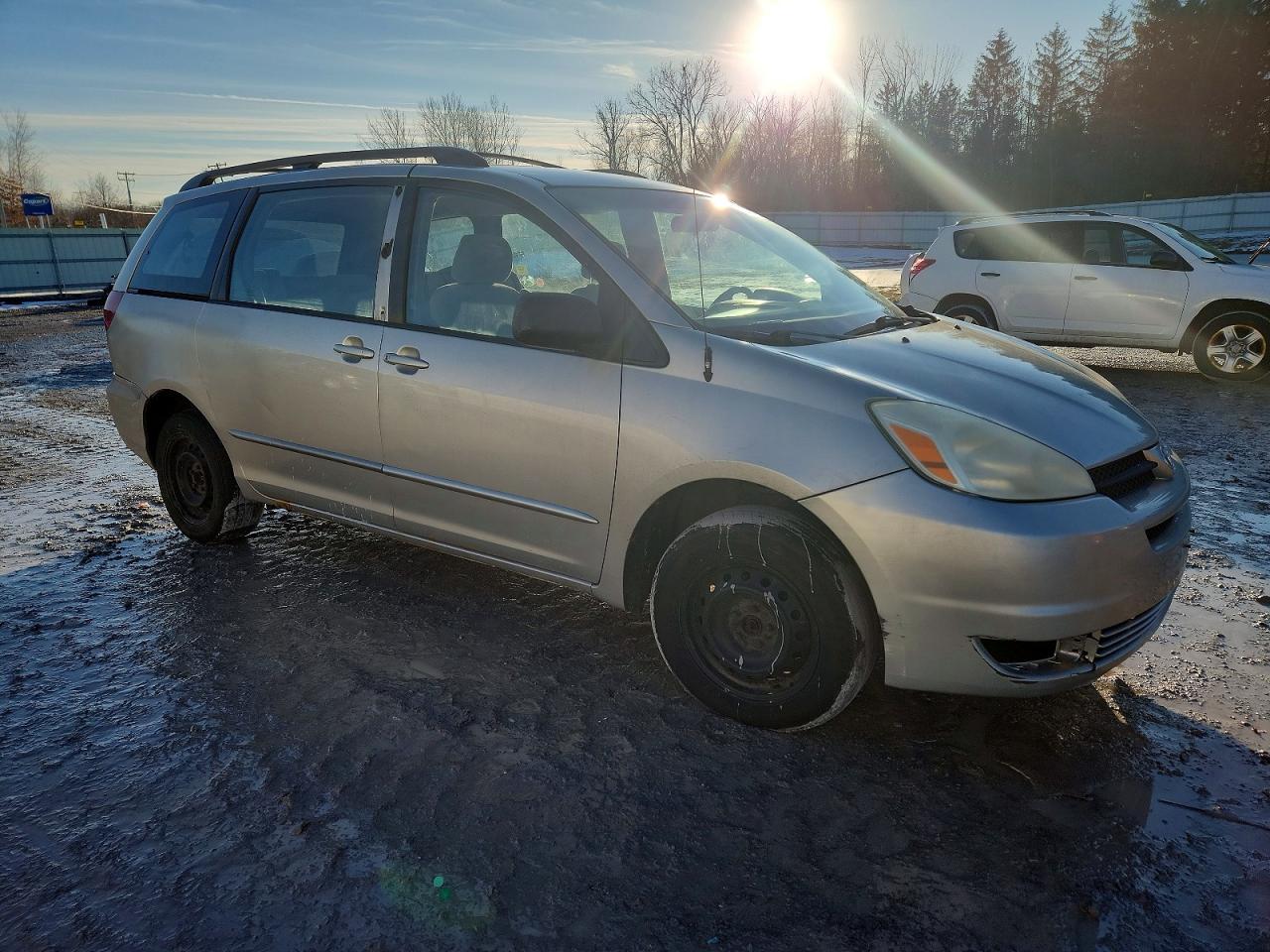 2005 Toyota Sienna Ce 7 Passenger - Image 4