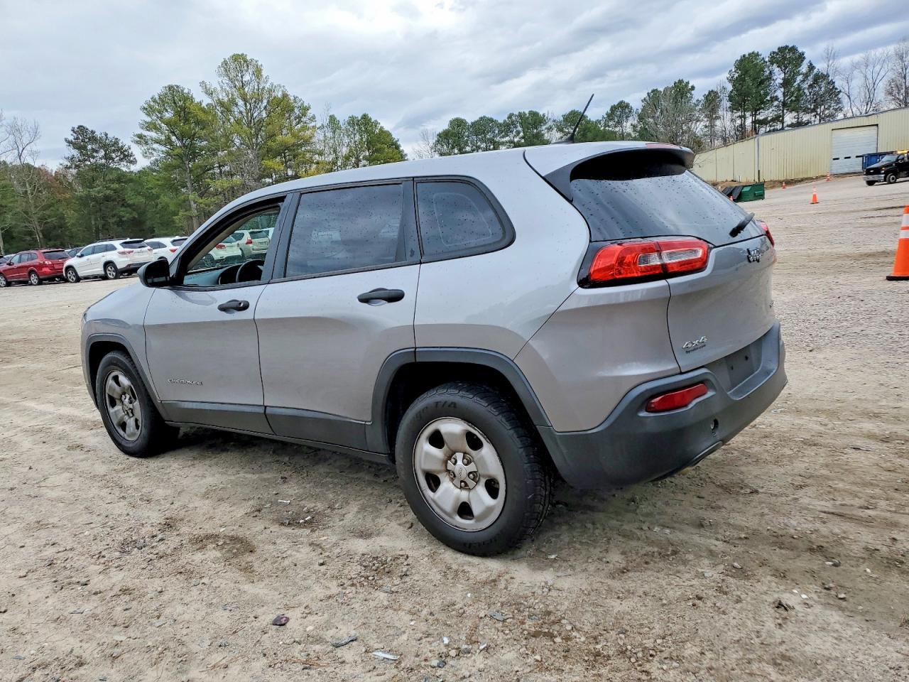 2014 Jeep Cherokee Sport - Фото 2