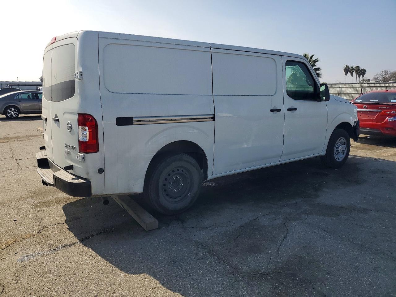 2013 Nissan Nv 1500 - Фото 3