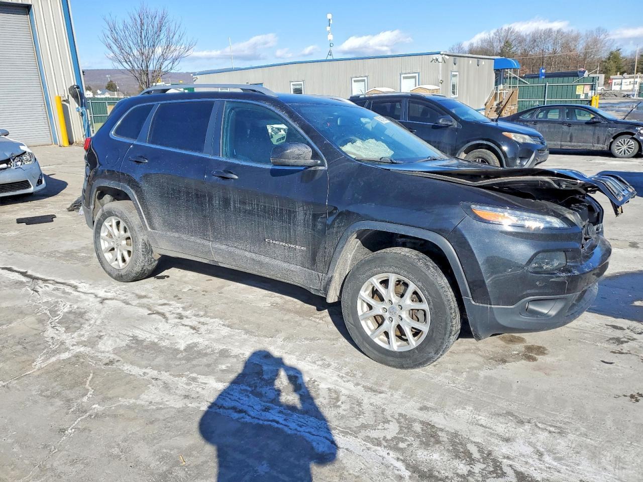 2016 Jeep Cherokee Latitude - Image 4