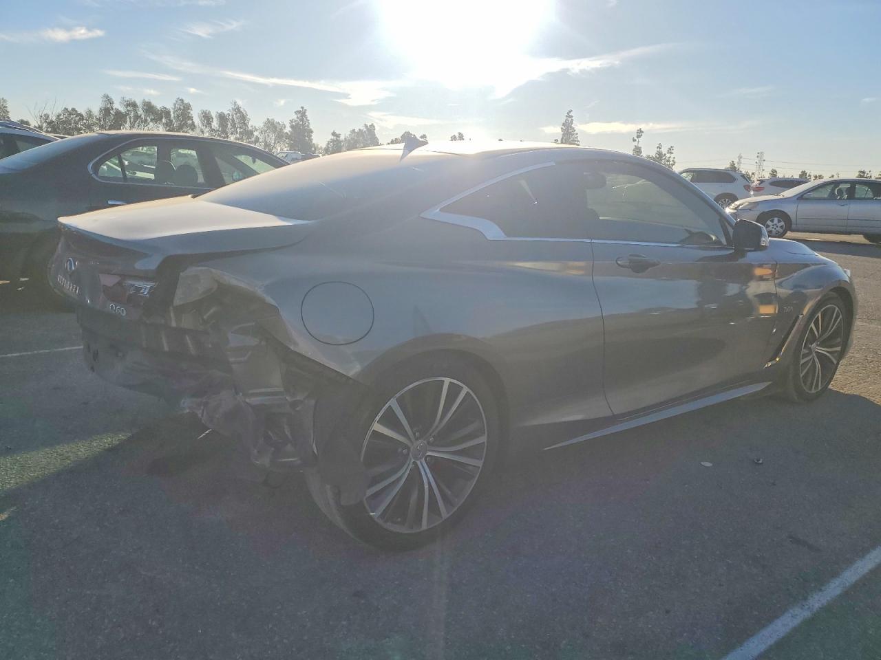 2017 Infiniti Q60 3.0T Premium - Фото 3