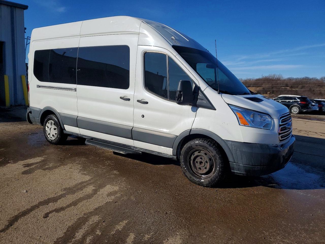 2017 Ford Transit T-350 - Image 4