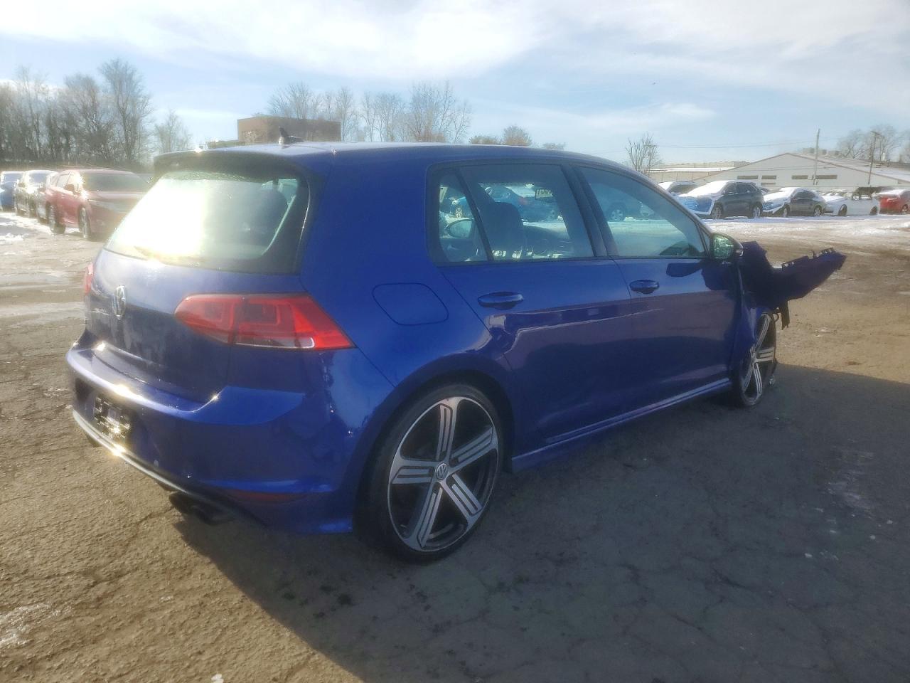 2016 Volkswagen Golf R - Image 3