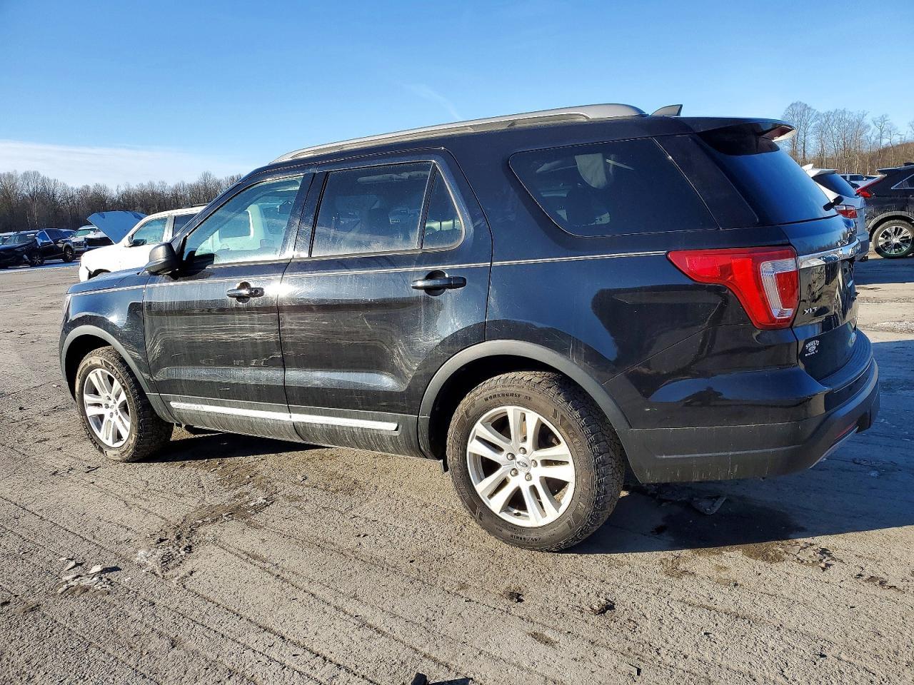 2019 Ford Explorer Xlt - Фото 2