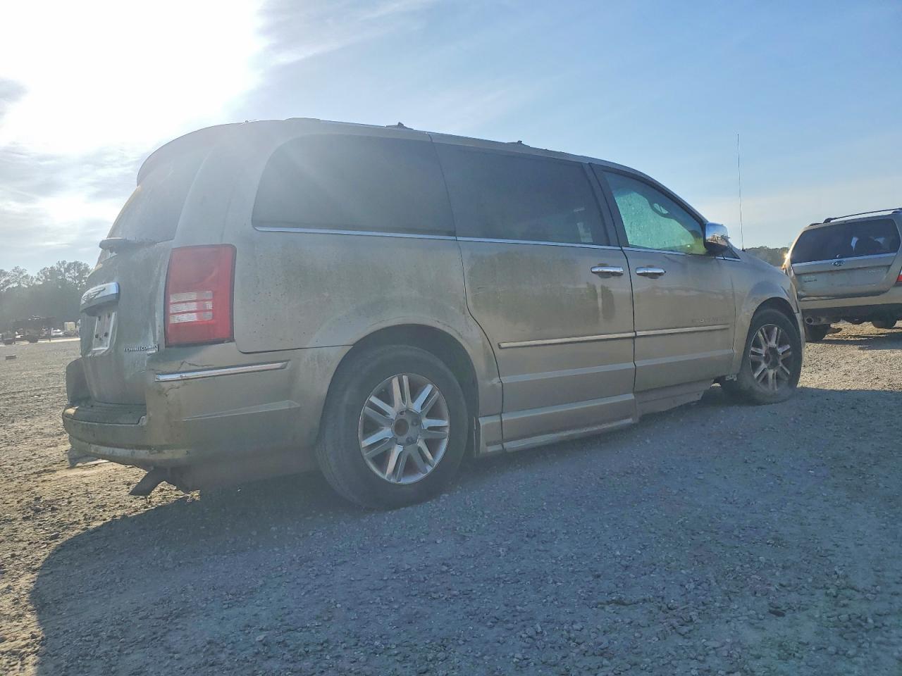 2009 Chrysler Town And C - Фото 3