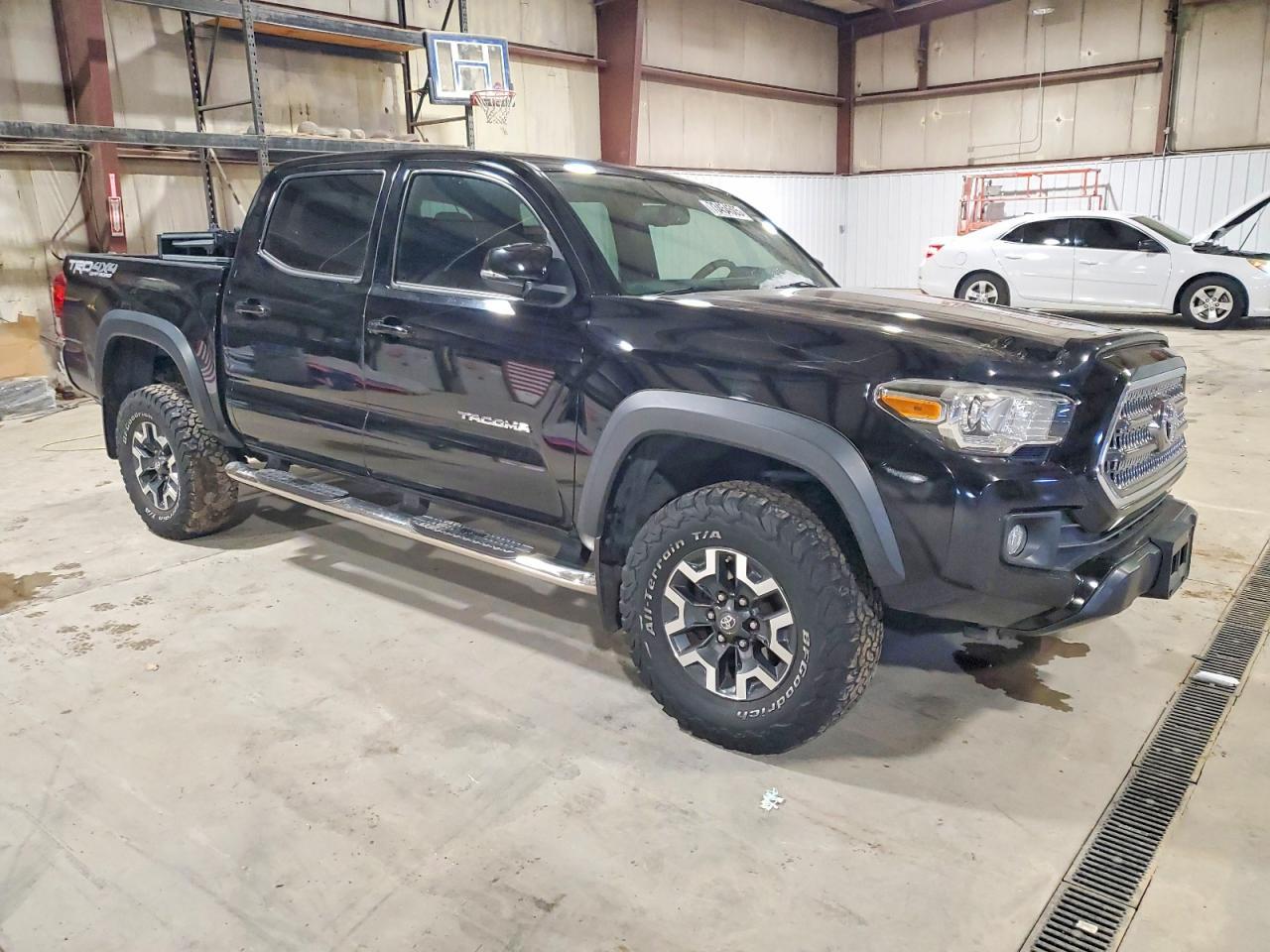 2016 Toyota Tacoma Double Cab - Image 4