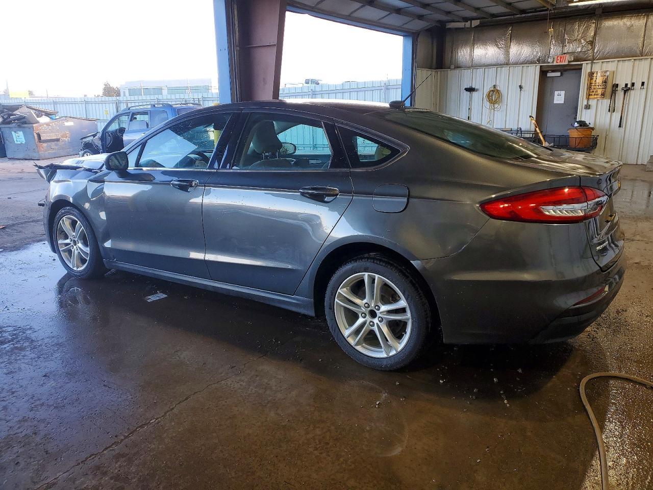 2019 Ford Fusion S - Фото 2