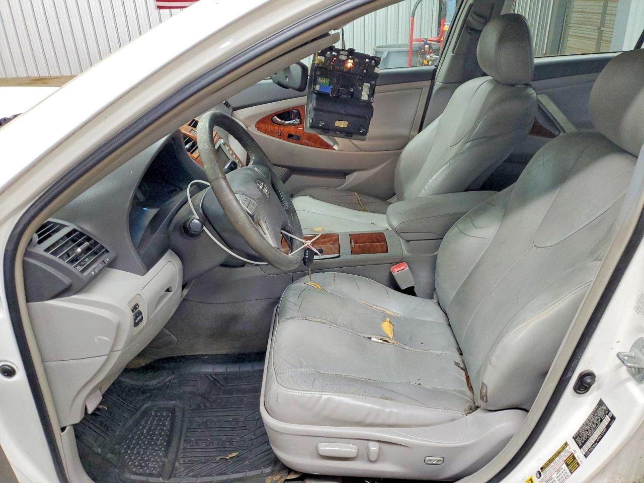 2009 Toyota Camry - Image 7