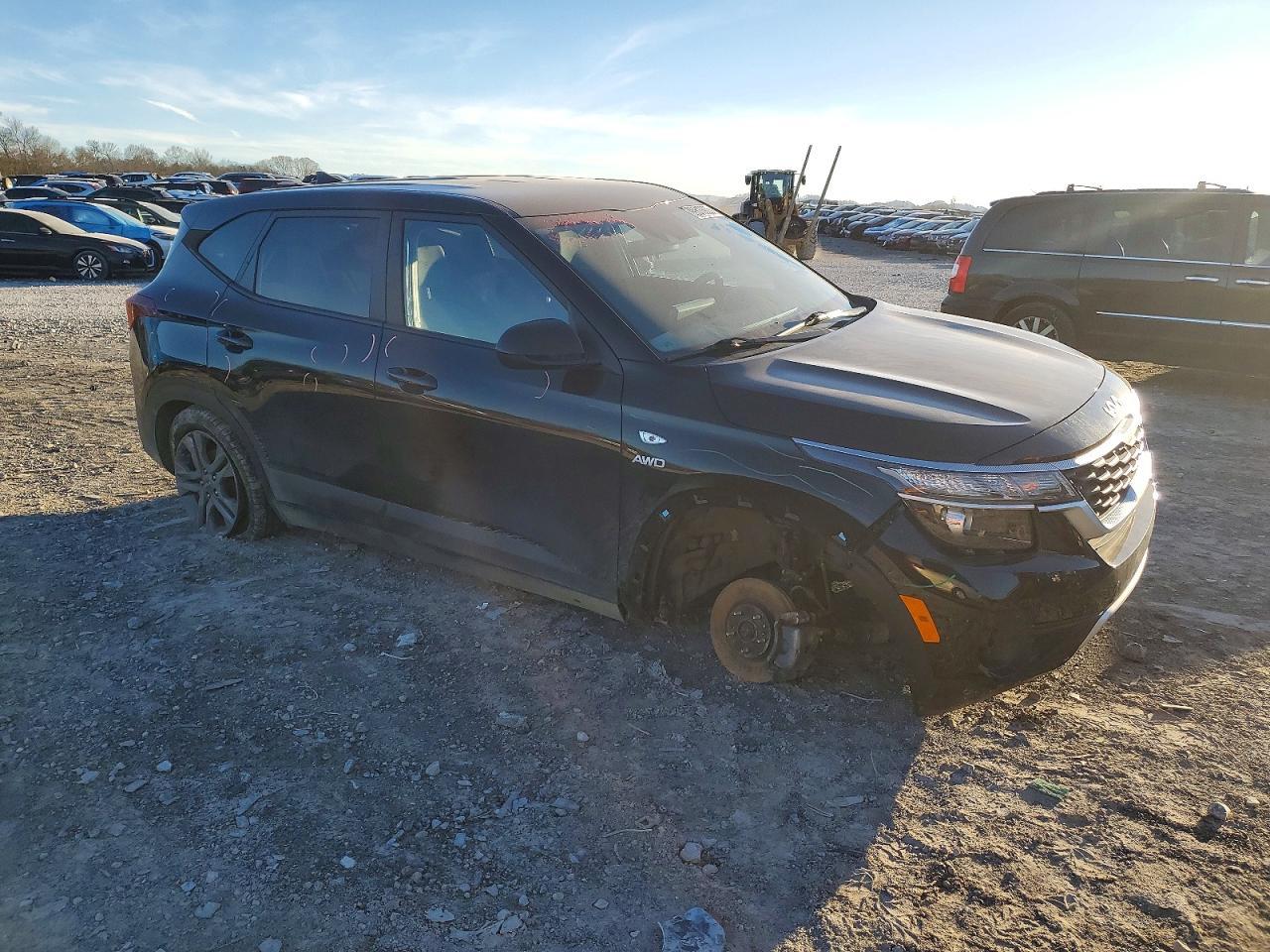2023 Kia Seltos Lx - Image 4