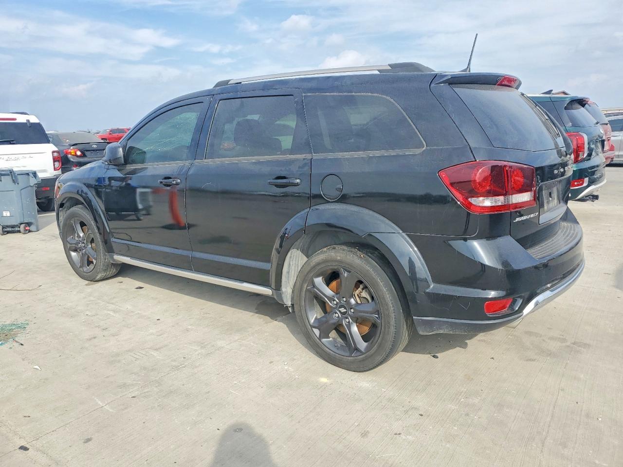 2019 Dodge Journey Crossroad - Image 2