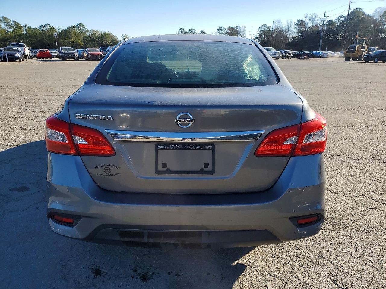 2019 Nissan Sentra S - Фото 6